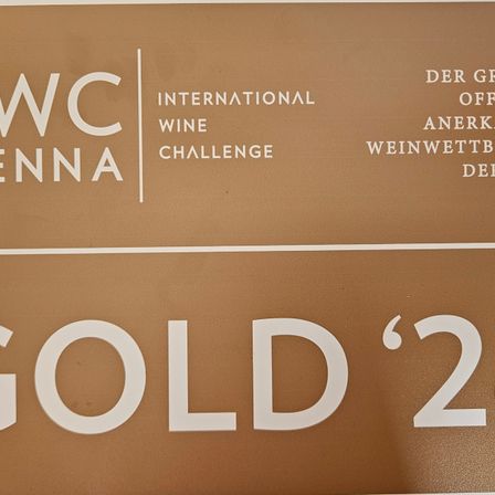 Bild enthält, Text, Symbol, Number, Advertisement