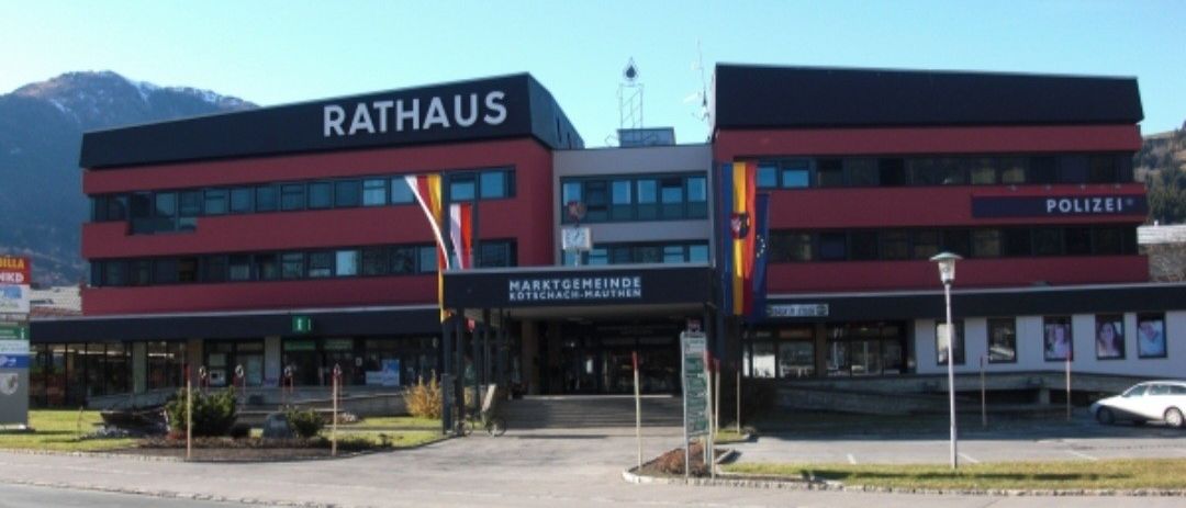 Bild enthält, Building, Office Building, Terminal, Shopping Mall, Car, City, Airport, Factory, Wheel, Hospital