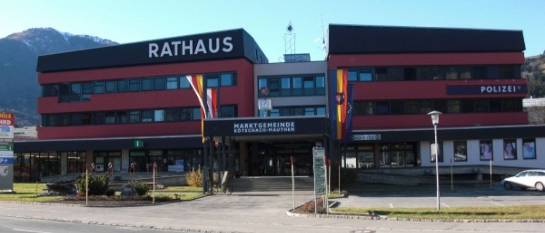 Bild enthält, Building, Office Building, Terminal, Shopping Mall, Car, City, Airport, Factory, Wheel, Hospital