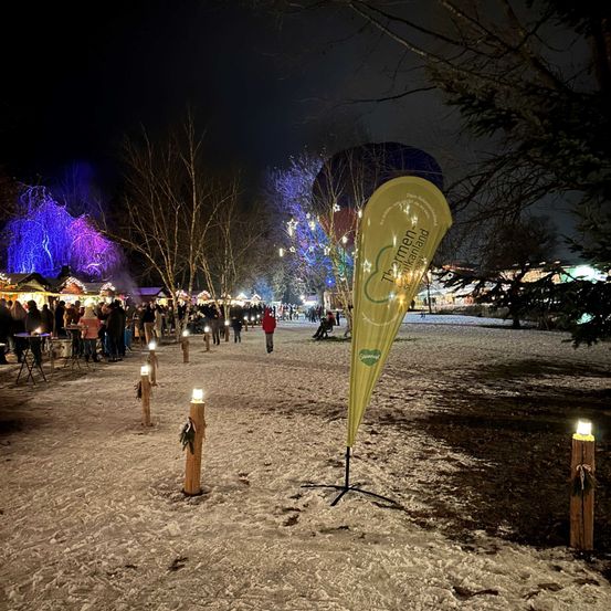 Bild enthält, Lighting, Outdoors, Shelter, Urban, Nature, Night, City, Beach, Flare, Person