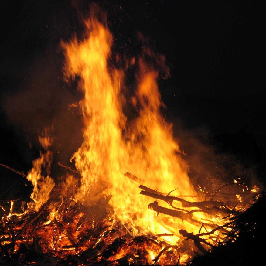 Bild enthält, Fire, Flame, Bonfire