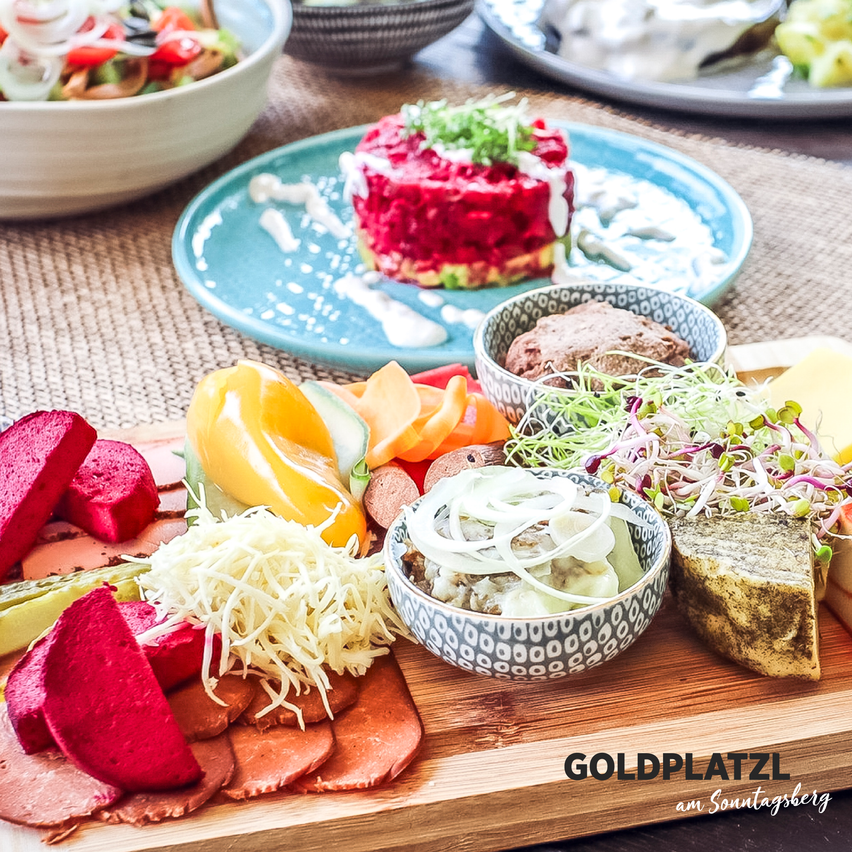 Bild enthält, Food, Food Presentation, Lunch, Meal, Plate, Brunch, Dish, Platter