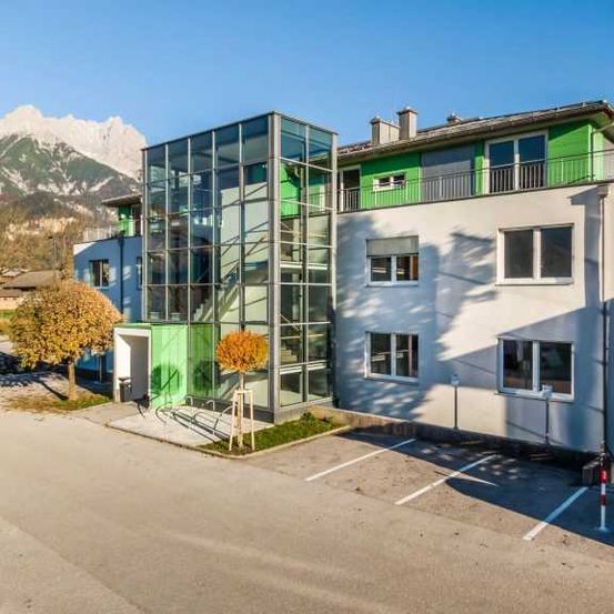 Bild enthält, City, Neighborhood, Street, Urban, Condo, Housing, House