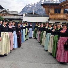 Trachtenfrauengruppe Pfarrwerfen-Logo