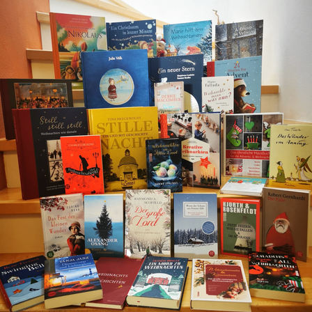 Bild enthält, Book, Publication, Person, Shop, Bookstore, Face, Head