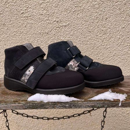 Bild enthält, Clothing, Footwear, Shoe, Sneaker, Sandal