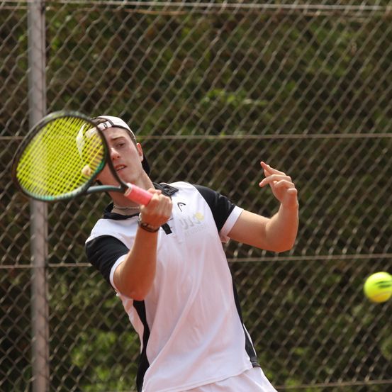 TENNISLL2022-23NEUDRFL-ILLMITZBenjaminO'Brien(1)