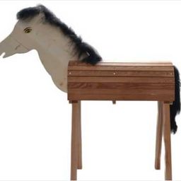 Bild enthält, Furniture, Wood, Table, Animal, Colt Horse, Horse, Mammal, Person