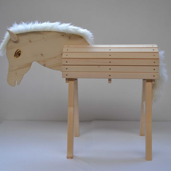 Bild enthält, Wood, Plywood, Furniture, Desk, Table