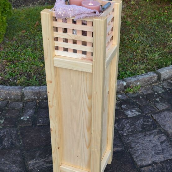 Bild enthält, Crib, Wood, Box, Crate, Tin, Candle, Can