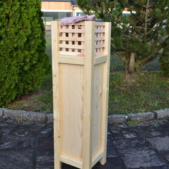 Bild enthält, Path, Walkway, Wood, Flagstone, Gate, Backyard, Tree, Tin, Can, Trash Can