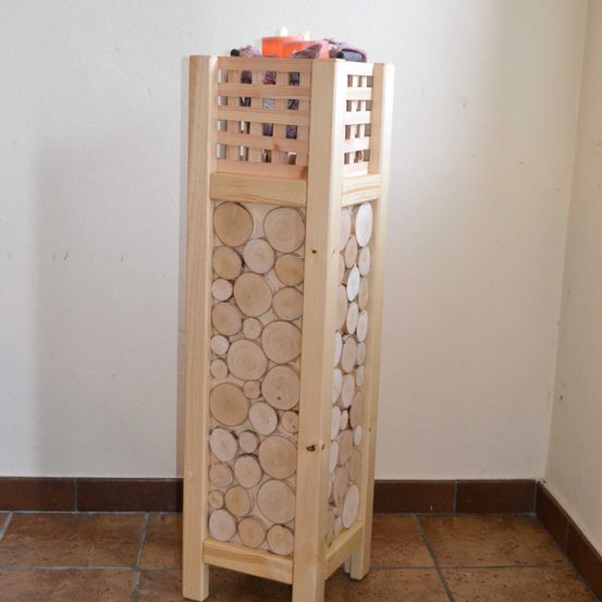 Bild enthält, Wood, Floor, Crib, Furniture, Plywood, Flooring, Cabinet, Indoors, Interior Design