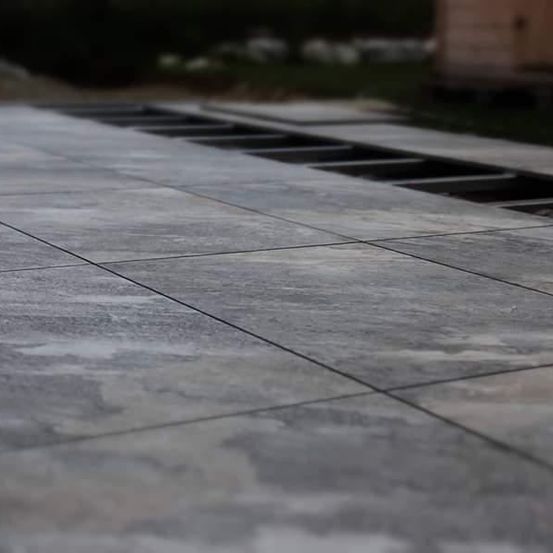 Bild enthält, Floor, Flooring, Construction, Architecture, Building, Housing, House