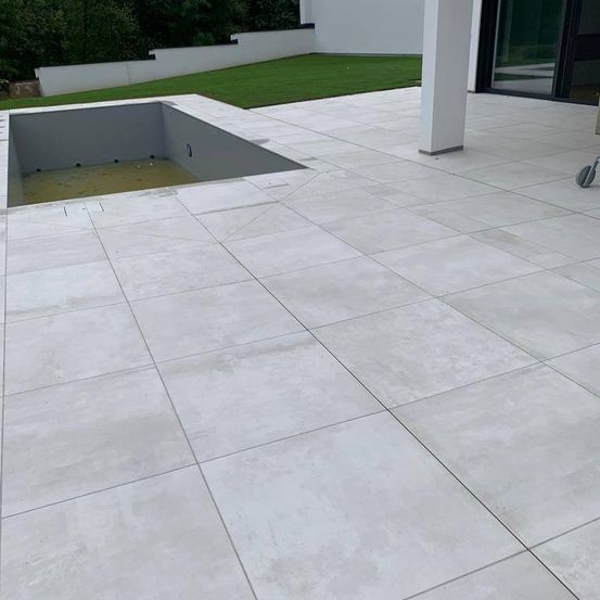 Bild enthält, Floor, Flooring, Architecture, Building, Housing, House, Construction, Outdoors