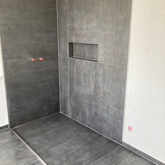 Bild enthält, Floor, Indoors, Interior Design, Flooring