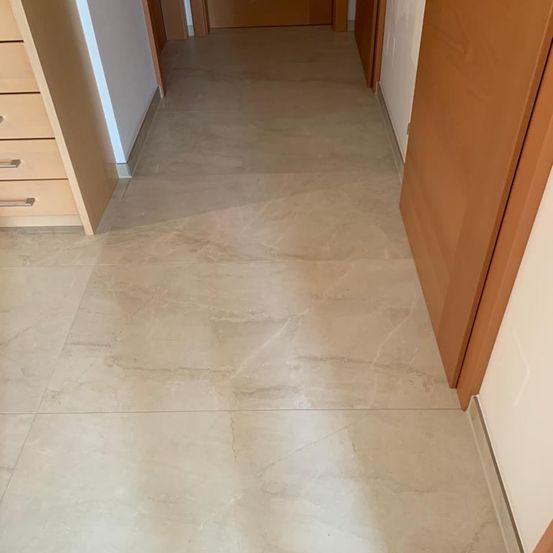 Bild enthält, Floor, Flooring