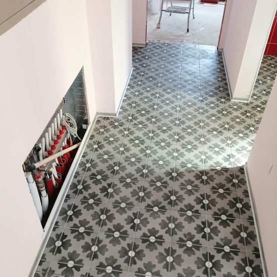 Bild enthält, Floor, Flooring