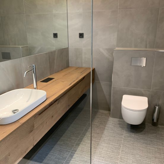 Bild enthält, Basin, Sink, Bathroom, Indoors, Room, Toilet