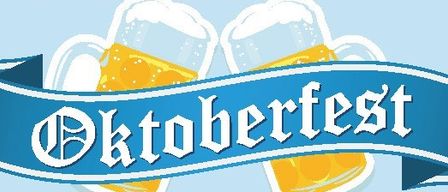 Eine Werbung für Kinderreha präsentiert Oktoberfest mit zwei vollen Bierkrügen auf einem blauen Band.