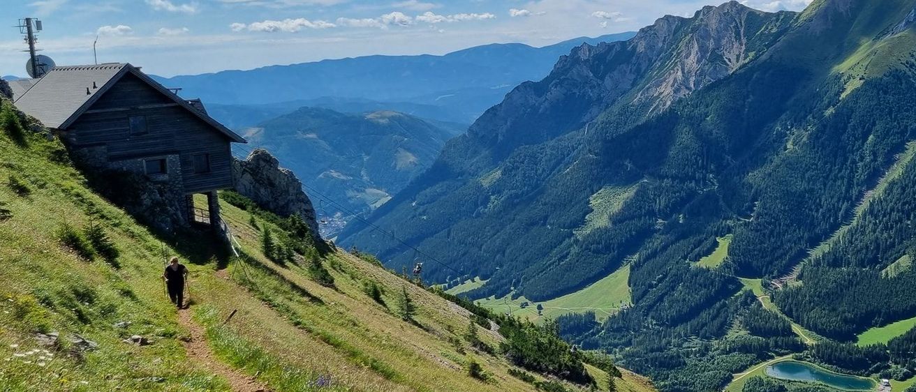 Bild enthält, Nature, Outdoors, Scenery, Landscape, Person, Mountain, Countryside