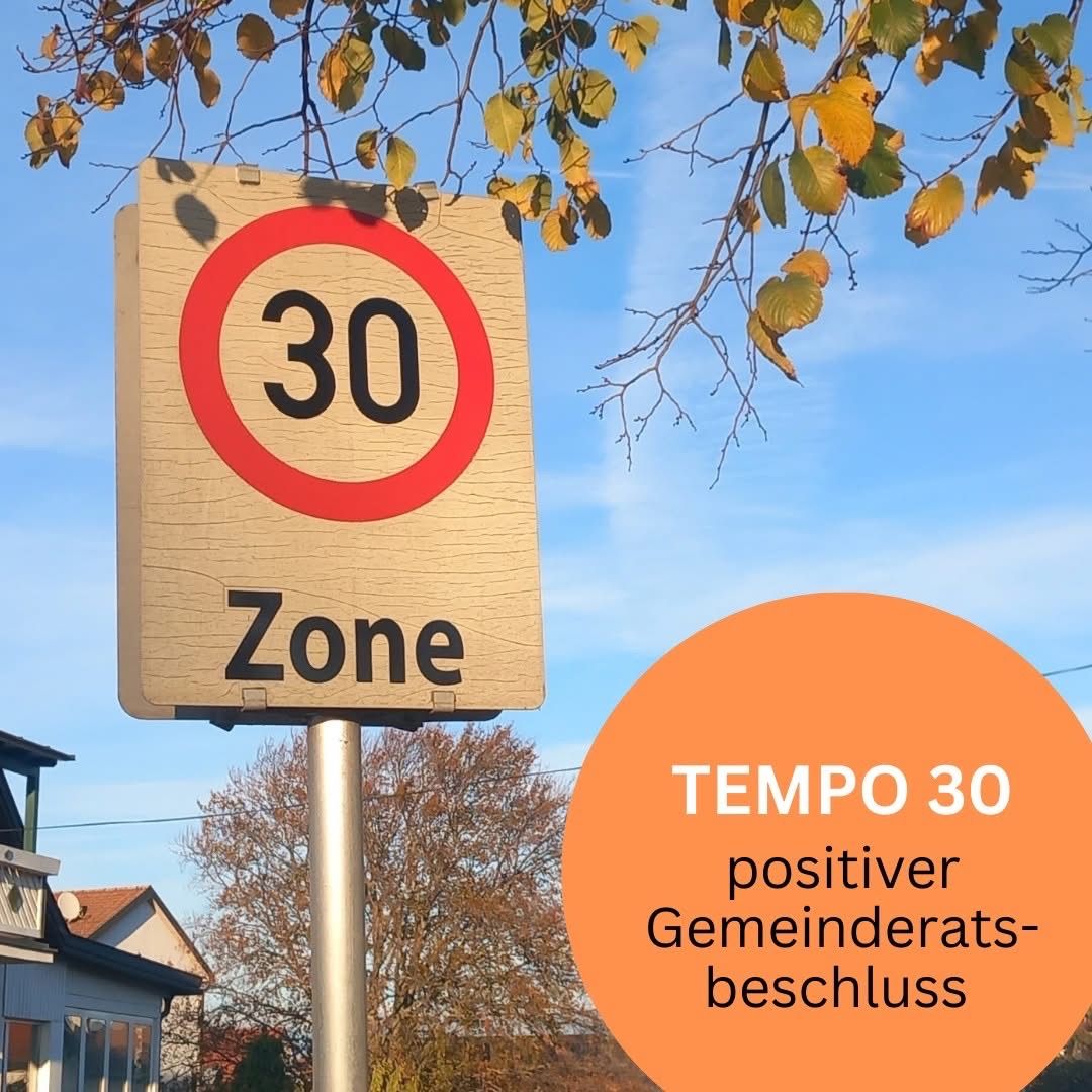 Ein Schild mit einem roten Kreis, der auf ein Tempolimit von 30 hinweist. Darunter steht das Wort Zone. Ein Haus befindet sich auf der linken Seite.
