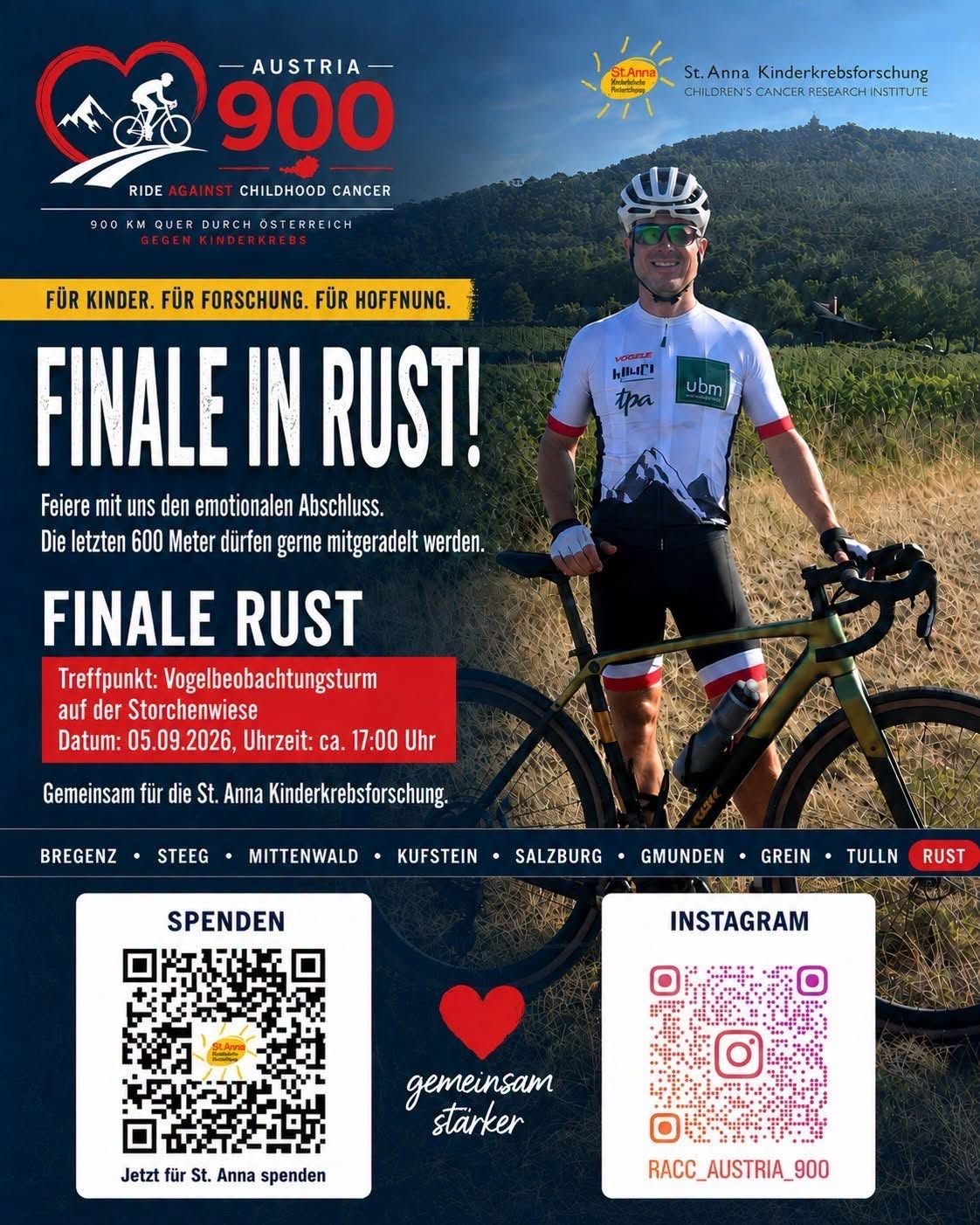 Ein Mann in einem Radtrikot steht neben seinem Fahrrad auf einem Feld, mit einem Berg im Hintergrund. Der Plakattext lautet 'Finale in Rust!' und 'Für Kinder. Für Forschung. Für Hoffnung.' Das Datum ist 05.09.2026 und die Zeit ist etwa 17:00 Uhr.