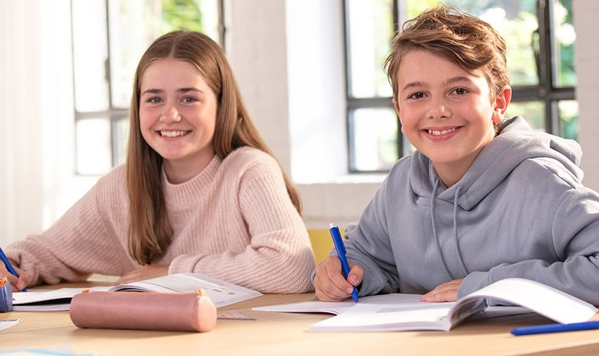 Bild enthält, Person, Student, Face, Head