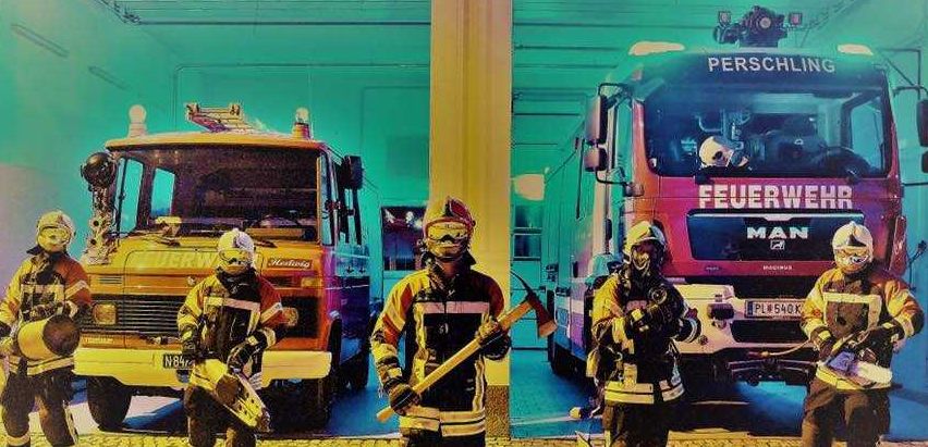 Bild enthält, People, Person, Axe, Fire Truck, Truck, Adult, Female, Woman, Male, Man