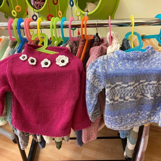 Bild enthält, Clothing, Knitwear, Sweater