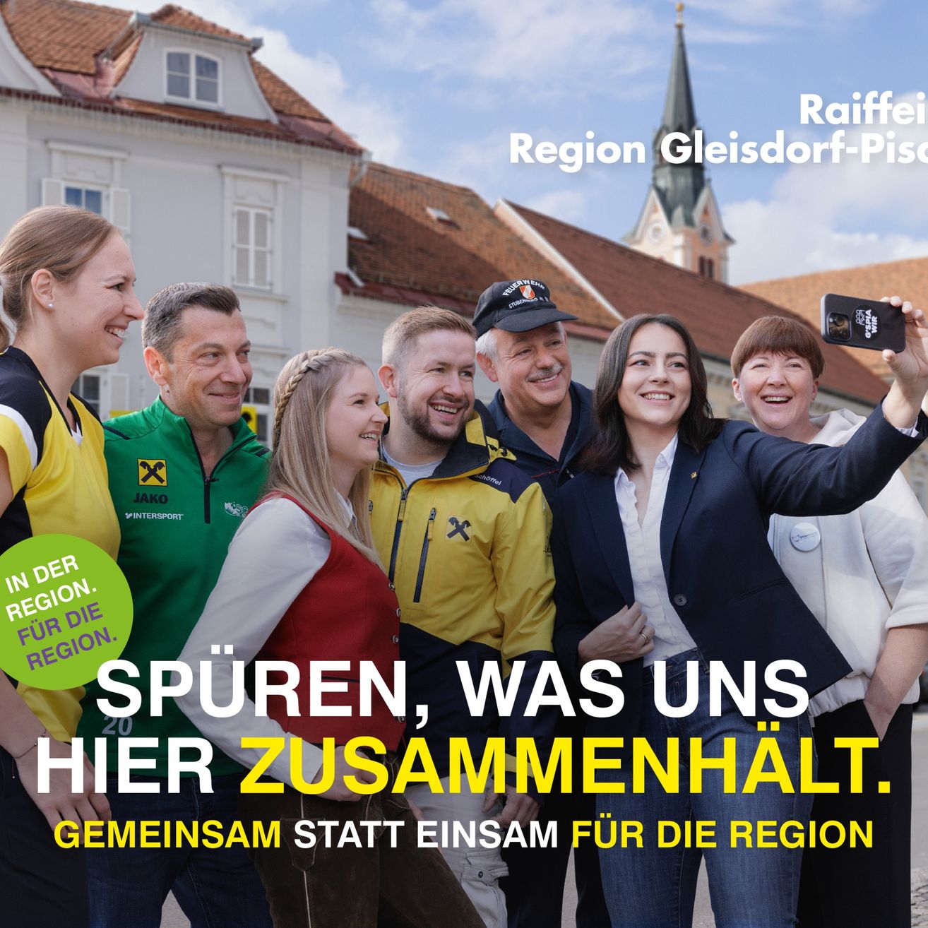 Bild enthält, Photography, Advertisement, Poster, People, Person, Neighborhood, Adult, Male, Man, Baseball Cap