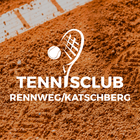 Das Logo des Tennis Clubs Rennweg/Katschberg befindet sich auf einem roten Ascheplatz mit einem Tennisschläger und Ball.