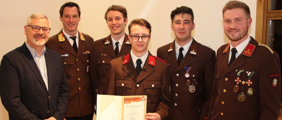 Bild enthält, Blazer, Coat, Jacket, Pants, Person, Photography, Portrait, People, Suit, Man