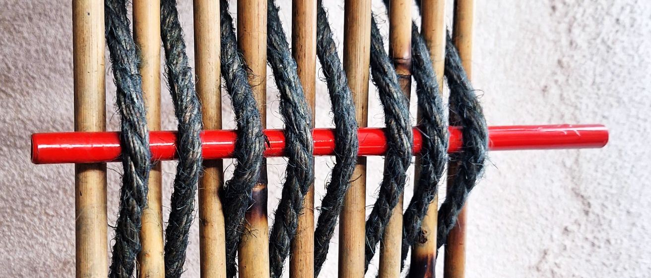 Bild enthält, Person, Weaving, Art, Handicraft