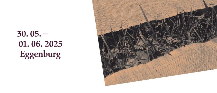 Plakat für das 'Zwischen Raume' Festival mit Künstlernamen und Veranstaltungsdetails. Der Text lautet 'Zwischen Raume', gefolgt von einer Liste von Künstlernamen und einer URL für weitere Informationen.