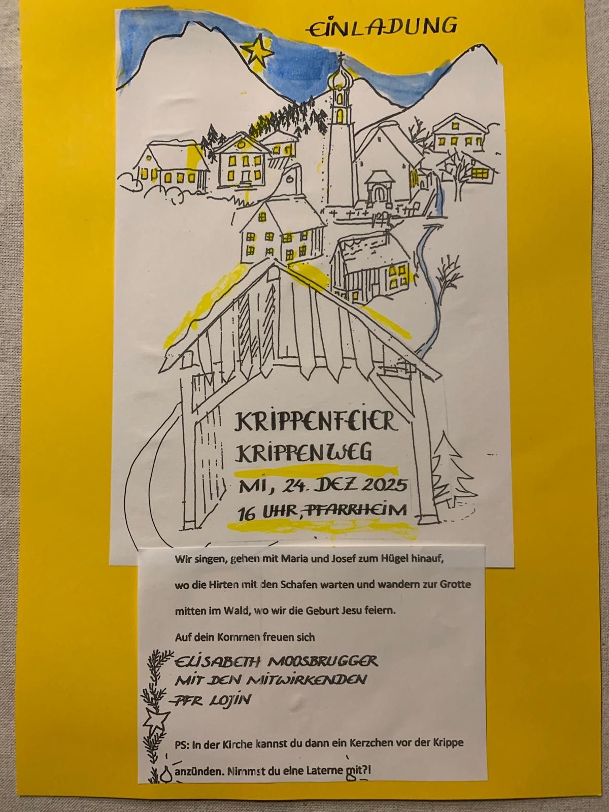 Ein gelbes Plakat zeigt ein kleines Dorf mit Kirche und Häusern. Es steht 'Krippendorfer Krippenweg, MI, 24. DEZ 2025, 16 UHR, Pfarrheim.' Darunter befindet sich ein deutscher Text über das Singen und Wandern mit Maria und Josef zum Hügel.