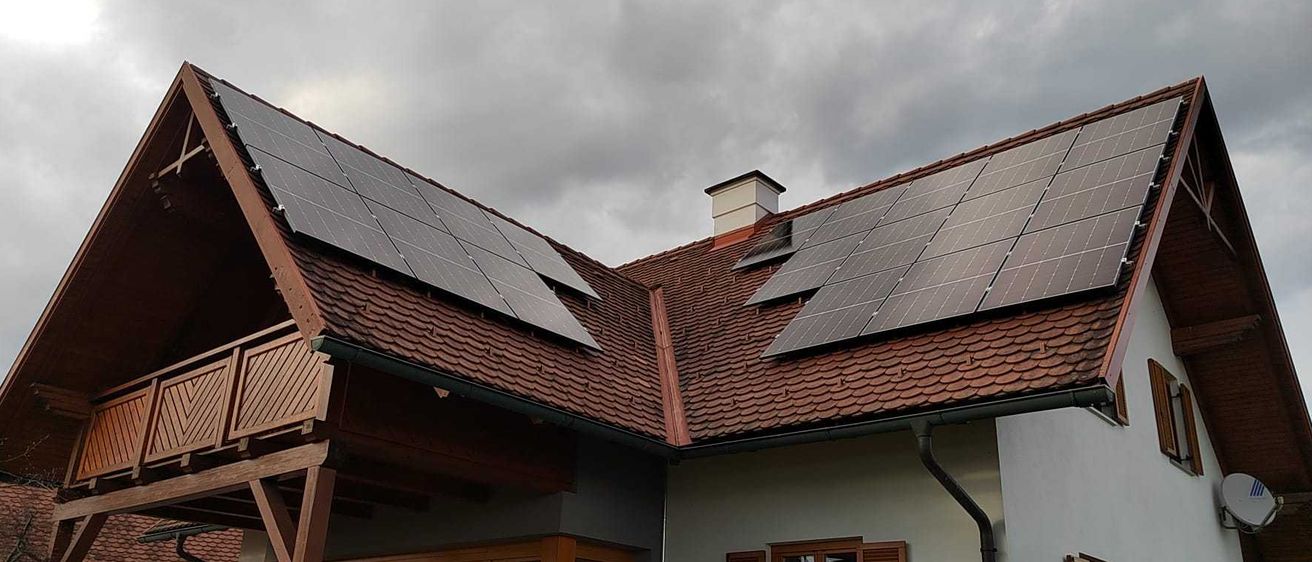 Bild enthält, Electrical Device, Solar Panels, Car, Transportation, Vehicle