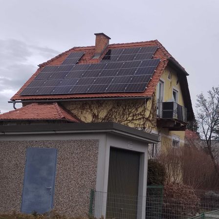 Bild enthält, Outdoors, Electrical Device, Solar Panels