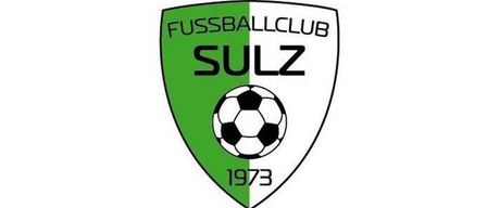 Das Logo des Fussballclub Sulz zeigt einen Fußball auf einem Schild, mit dem Vereinsnamen 'SULZ' und dem Gründungsjahr '1973' in fetten Buchstaben.