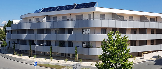 Bild enthält, Architecture, Building, Office Building, City, Electrical Device, Solar Panels, Urban