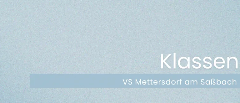 Ein überwiegend hellblauer Hintergrund mit einem horizontalen, hellblauen Streifen am unteren Rand. Das Wort 'VS' erscheint in weißen, fetten Buchstaben am rechten Rand des Bildes.