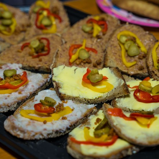 Bild enthält, Food, Meal, Food Presentation, Egg, Brunch, Bread, Dish, Plate, Snack