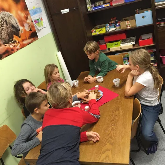 Person, Student, Boy, Child, Male, Female, Girl, Table, People, Face