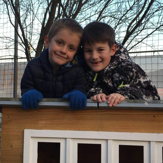 Bild enthält, Head, Person, Photography, Portrait, Shelter, Glove, Tree, Coat, Jacket, Child