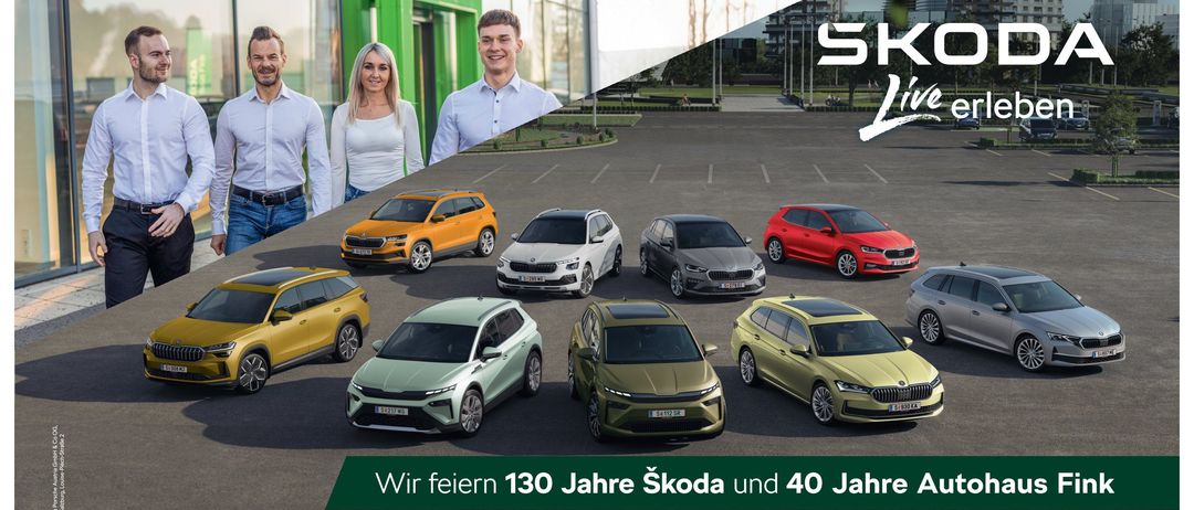 Eine Werbeveranstaltung für Skoda-Autos. Mehrere Skoda-Autos sind ausgestellt, darunter ein gelbes, grünes, weißes, rotes und graues Auto. Mehrere Personen stehen neben den Autos. Die Veranstaltung ist am 27. September 2025 von 10 bis 17 Uhr.