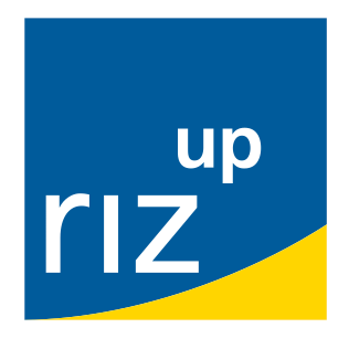 Das Bild zeigt das Logo von 'up riz'. Es besteht aus einem blauen Quadrat mit einer gelben Linie am unteren Rand und weissem Text, der 'up riz' lautet.