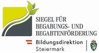 Das Logo für das Siegel für Anwesenheits- und Gartenförderung der Bildungsdirektion Steiermark zeigt ein grünes Blatt und ein gelbes Quadrat mit Text in Deutsch.