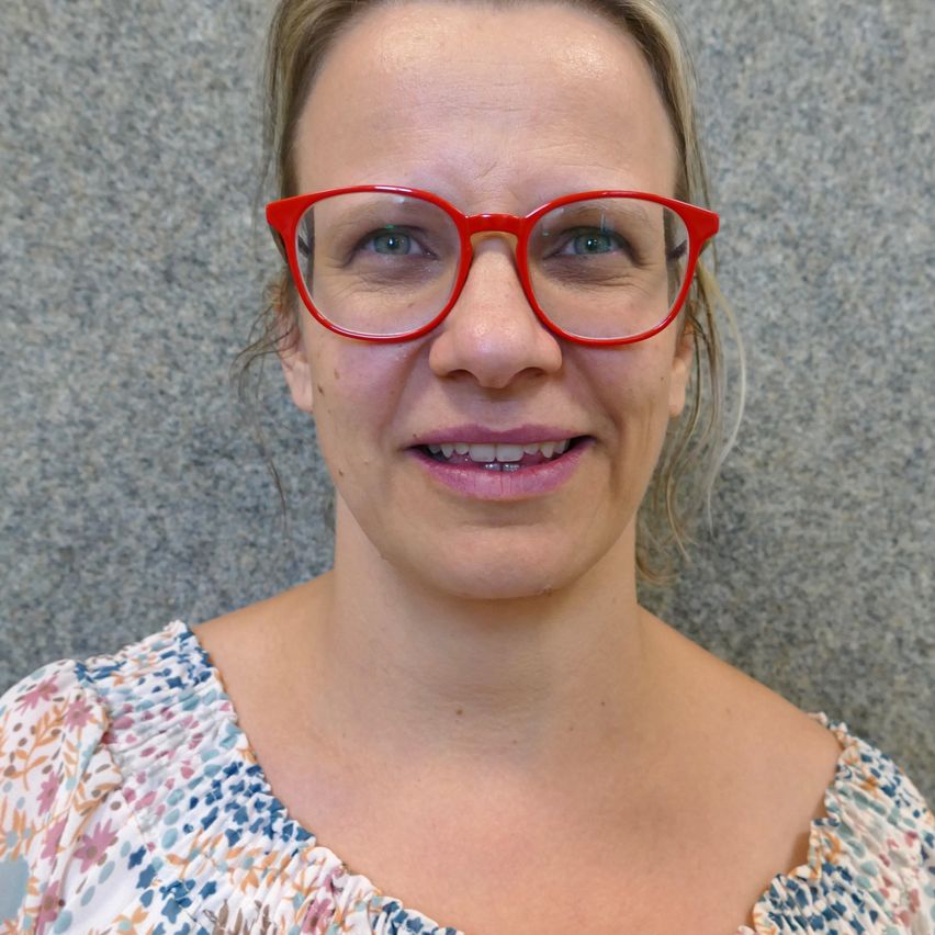 Bild enthält, Accessories, Glasses, Face, Head, Person, Photography, Portrait, Adult, Female, Woman