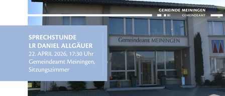 Die Vorderseite des Meininger Rathauses mit Glasfenstern, einer Tür, Pflanzen und Text auf einem Banner, das Daniel Allgauer, April 2026, 17:30 Uhr liest.