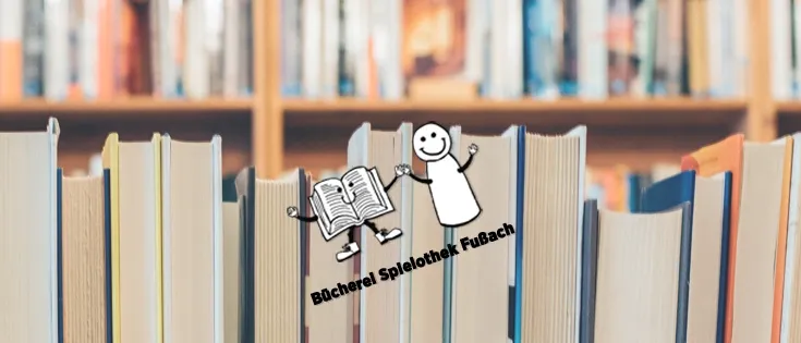 Ein Bücherregal mit zahlreichen Büchern in verschiedenen Farben. Eine Cartoon-Figur eines Mannes und einer Frau, die Händchen halten, ist auf den Büchern. In der Mitte steht 'B0cherel Spielothek Fubach'.