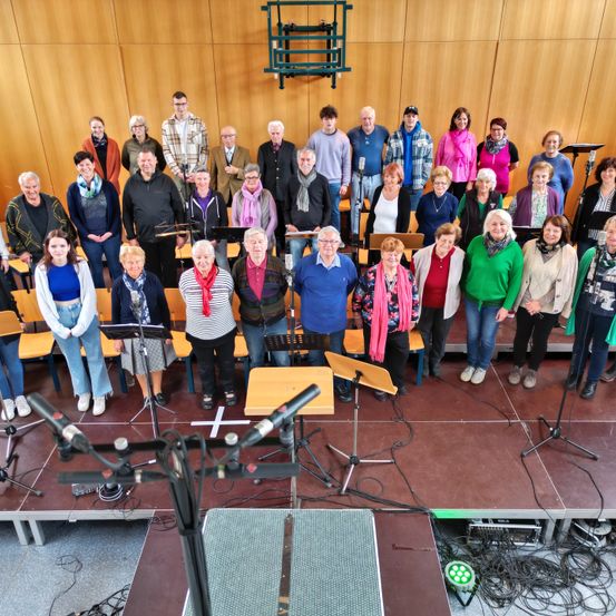 Bild enthält, Group Performance, Person, Female, Girl, Teen, Music Band, Musician, Adult, Woman, Concert